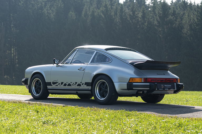 Porsche 911 Carrera 3.0