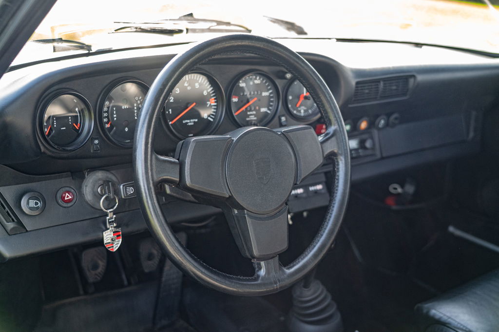 Porsche 911 Carrera 3.0