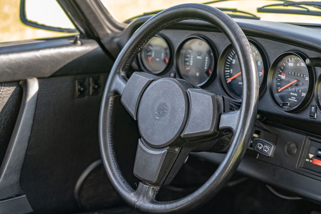 Porsche 911 Carrera 3.0