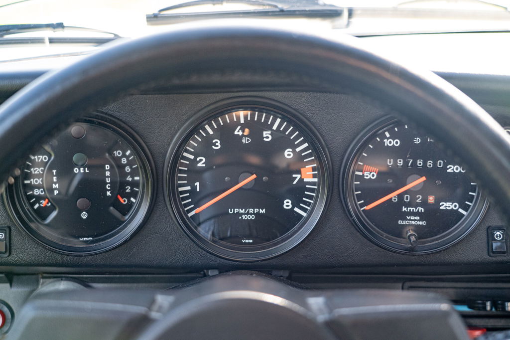 Porsche 911 Carrera 3.0