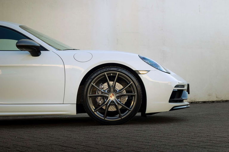 Porsche 718 Cayman T