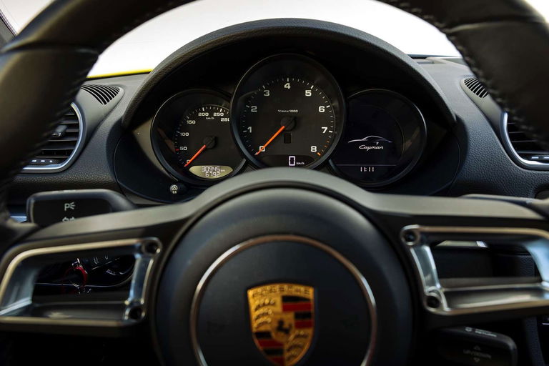 Porsche 718 Cayman