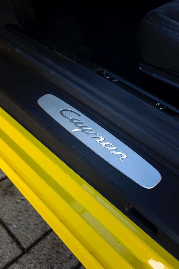 Porsche 718 Cayman