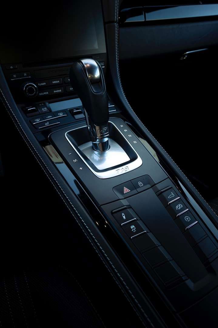 Porsche 718 Cayman T