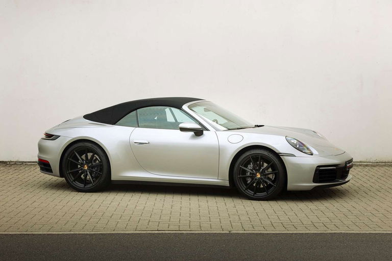 Porsche 992 Carrera 4