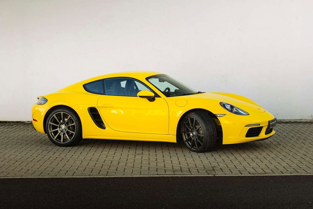 Porsche 718 Cayman