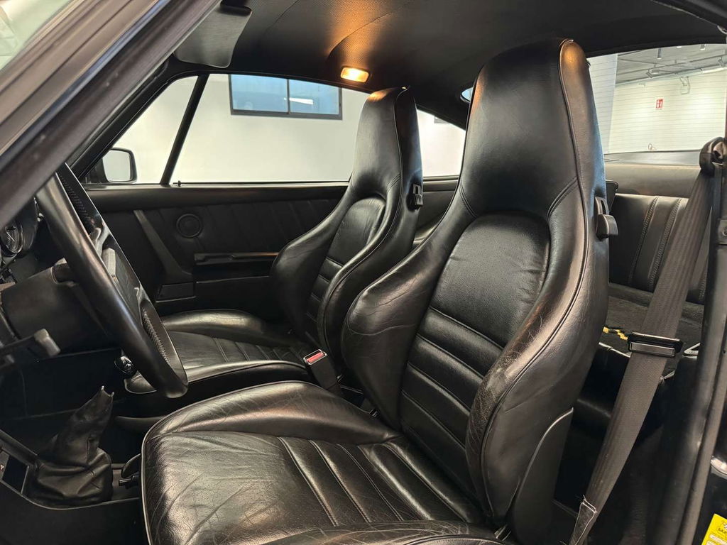 Porsche 911 Turbo 3.3