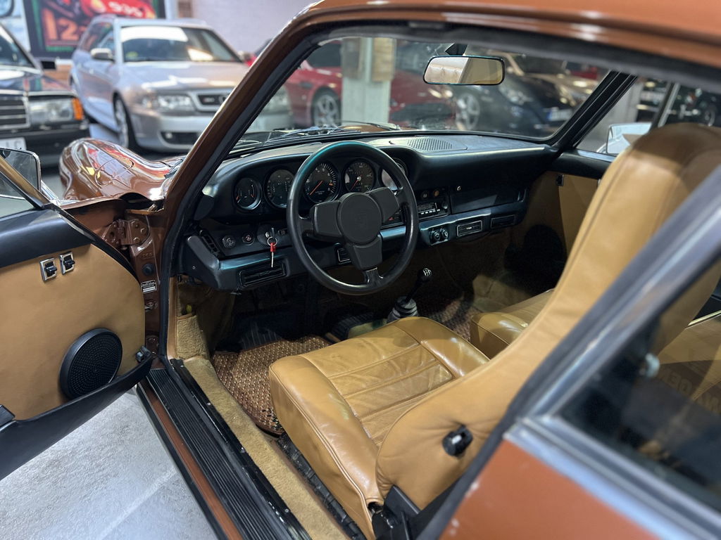 Porsche 911 Carrera (US)