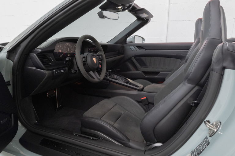 Porsche 992.2 Carrera GTS