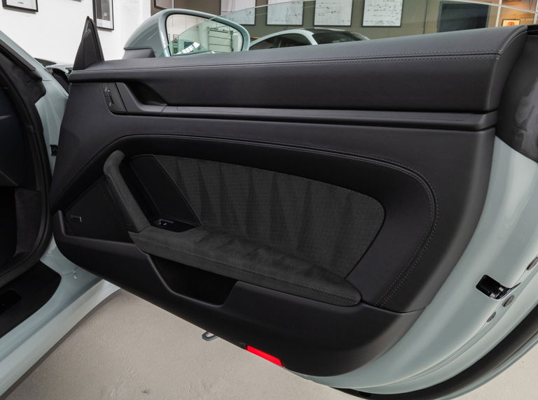 Porsche 992.2 Carrera GTS