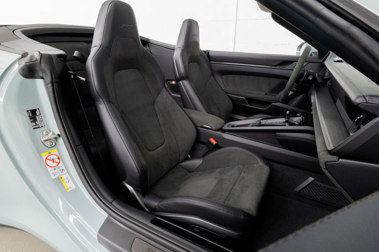 Porsche 992.2 Carrera GTS