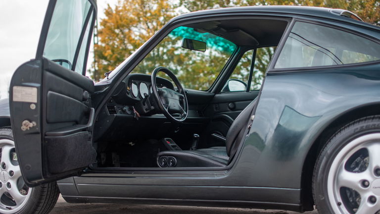 Porsche 993 Carrera 4