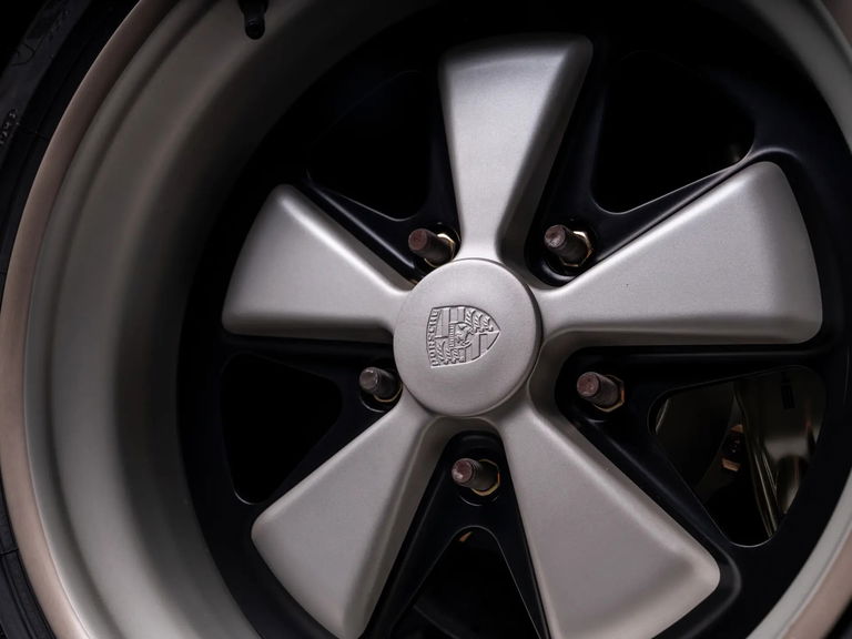 Porsche 911 Reimagined by Singer