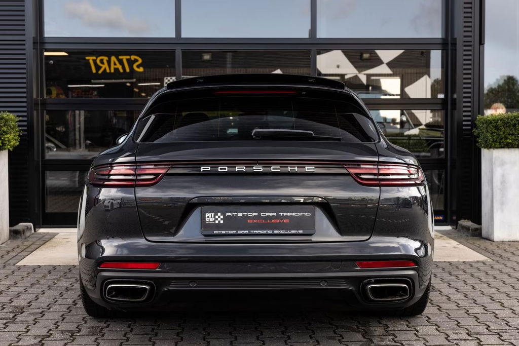 Porsche Panamera 4