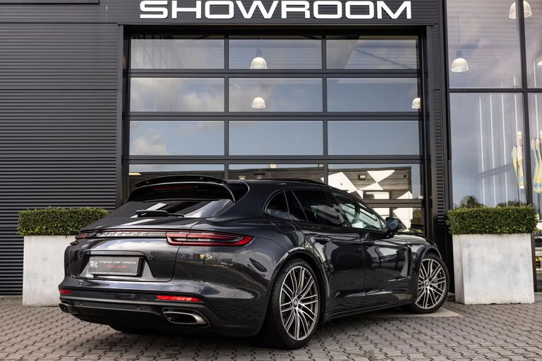 Porsche Panamera 4