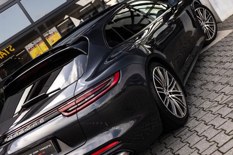 Porsche Panamera 4