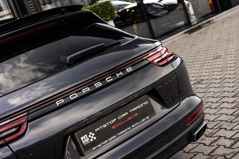 Porsche Panamera 4