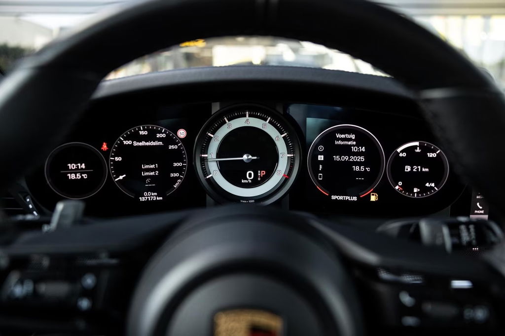 Porsche 992 Carrera 4S