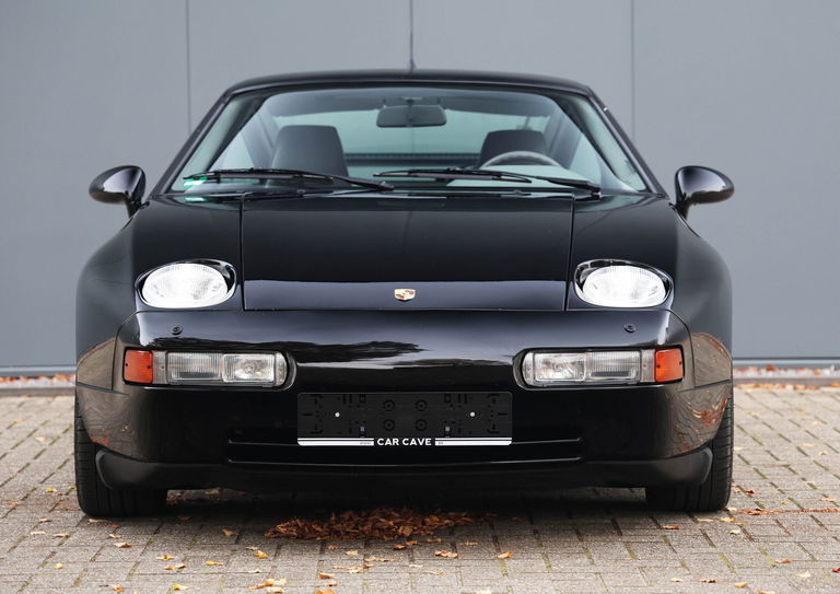 Porsche 928 GTS