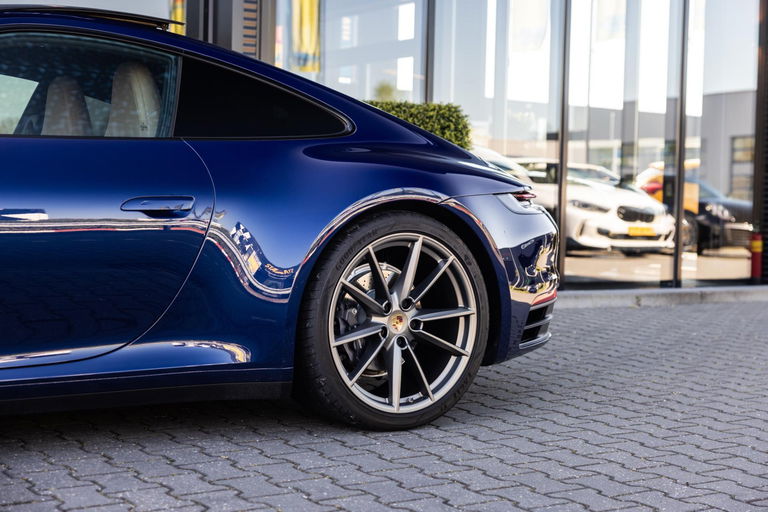 Porsche 992 Carrera