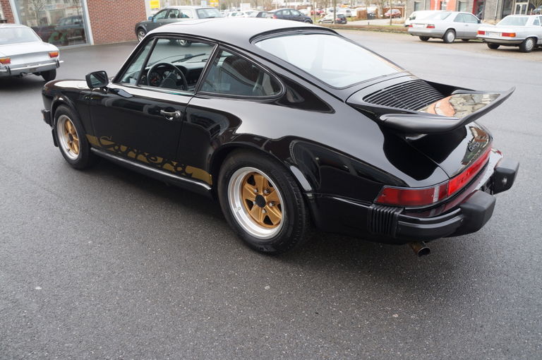 Porsche 911 Carrera (US)