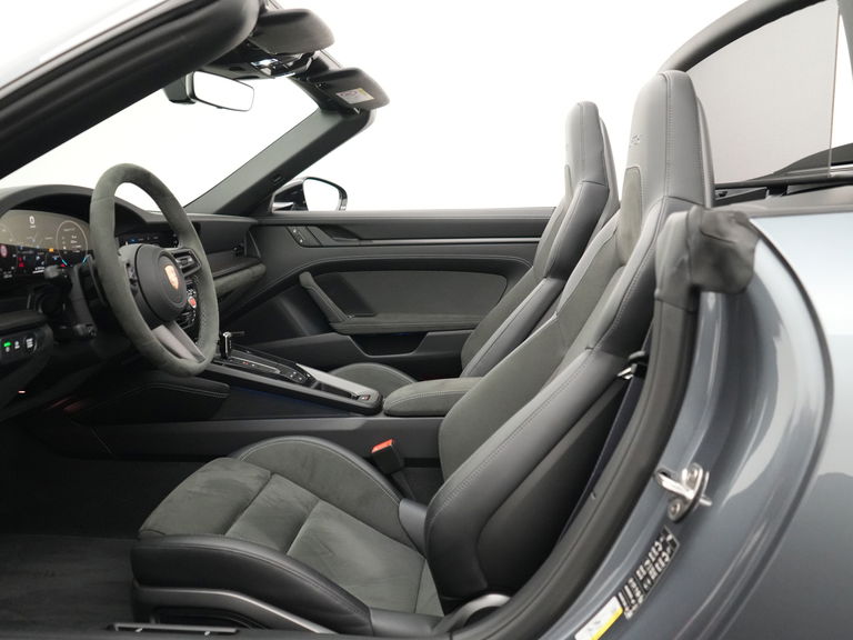 Porsche 992.2 Carrera GTS