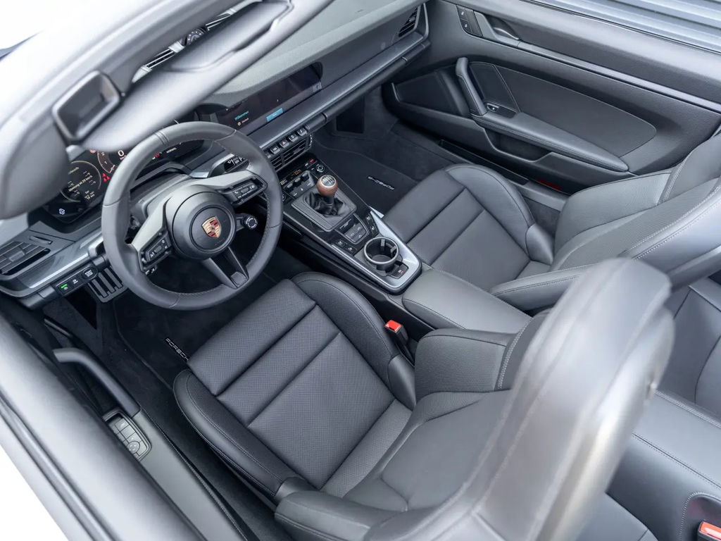 Porsche 992.2 Carrera T