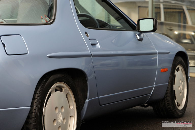 Porsche 928 S4