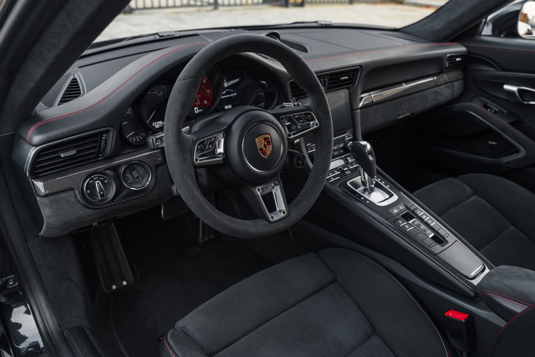 Porsche 991.2 Carrera GTS