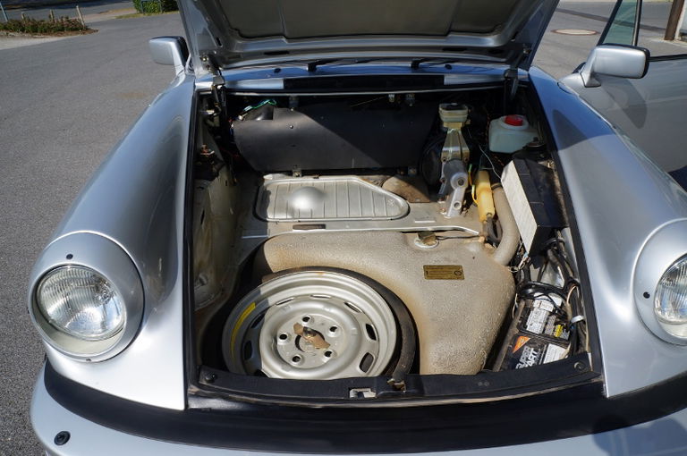 Porsche 911 Carrera 3.2 (US)