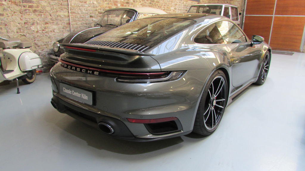 Porsche 992 Turbo