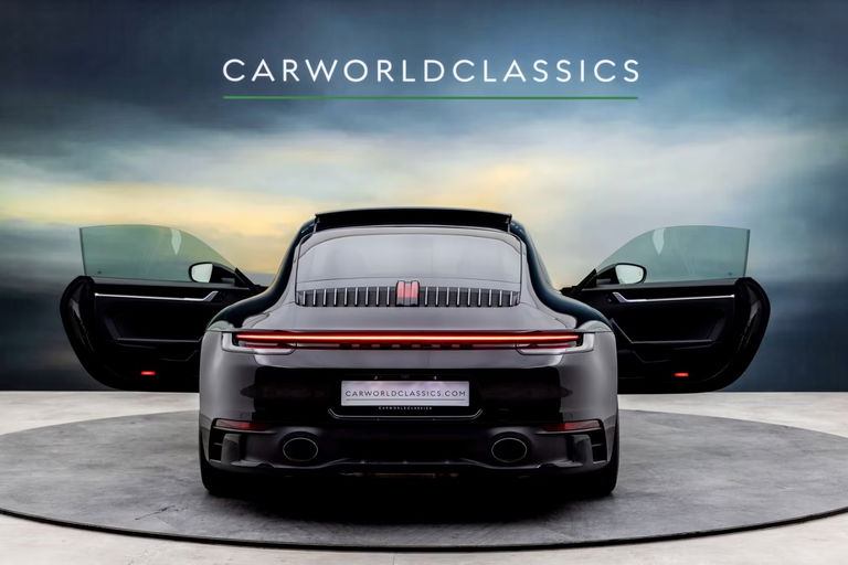 Porsche 992 Carrera 4S