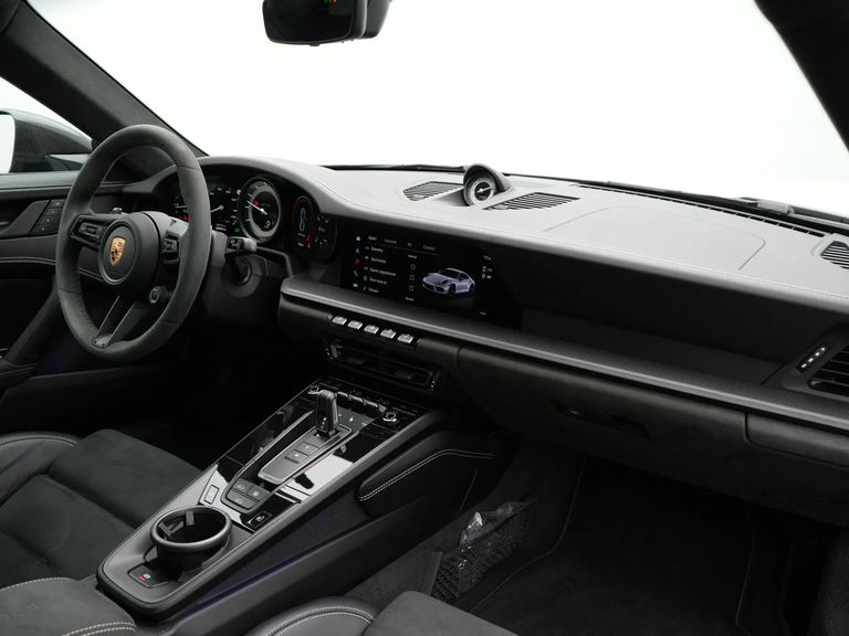 Porsche 992 Carrera GTS