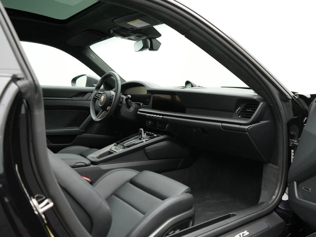 Porsche 992.2 Carrera GTS