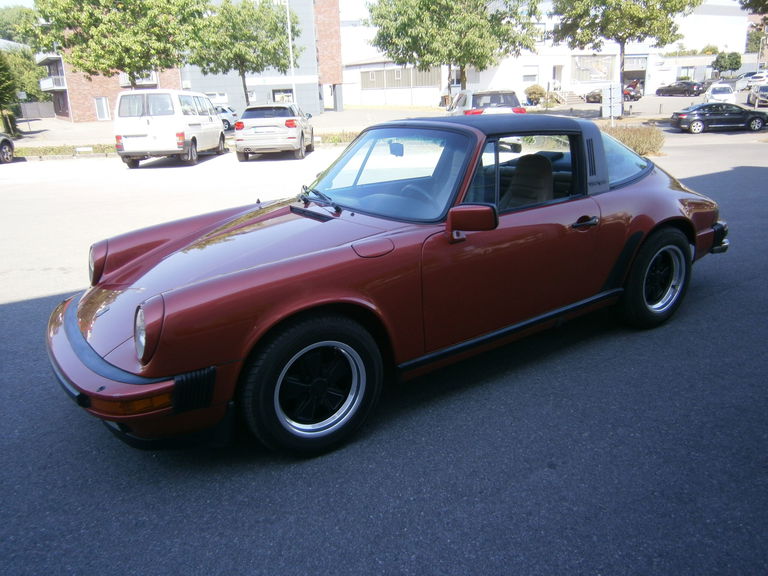 Porsche 911 Carrera 3.2 (US)