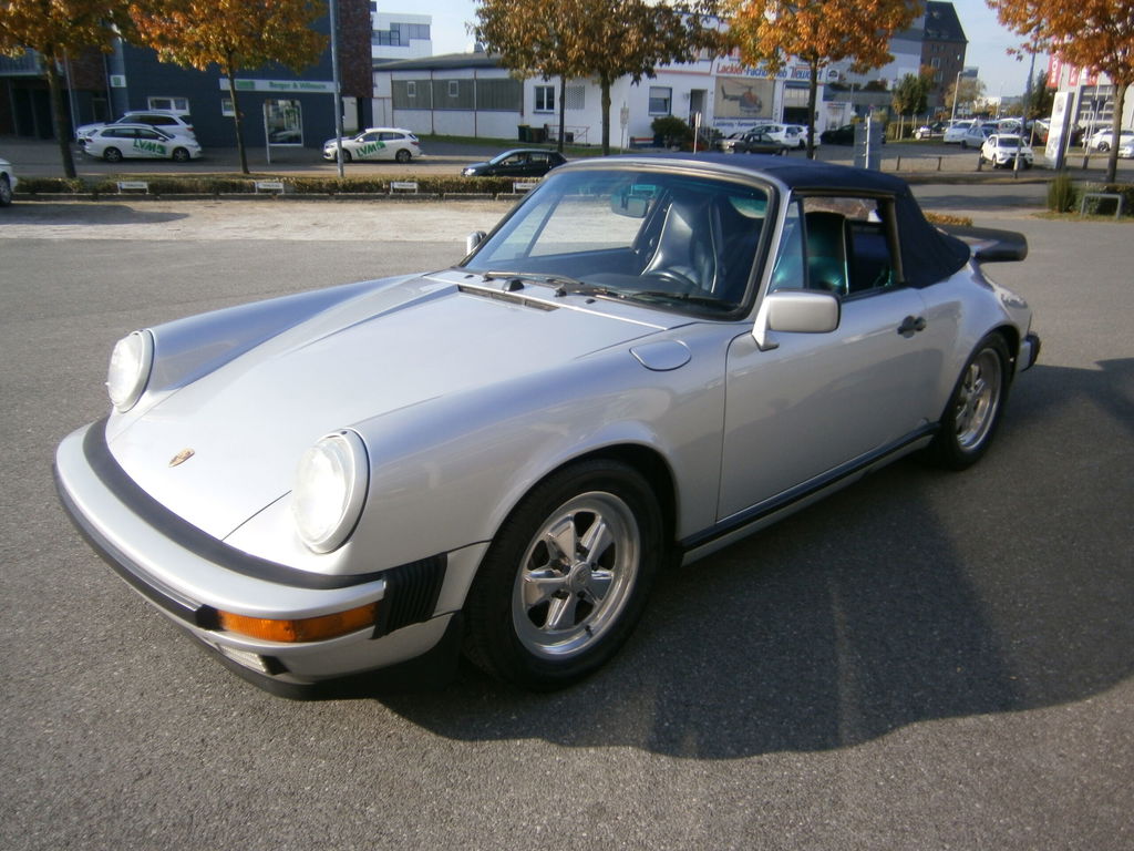 Porsche 911 Carrera 3.2 (US)