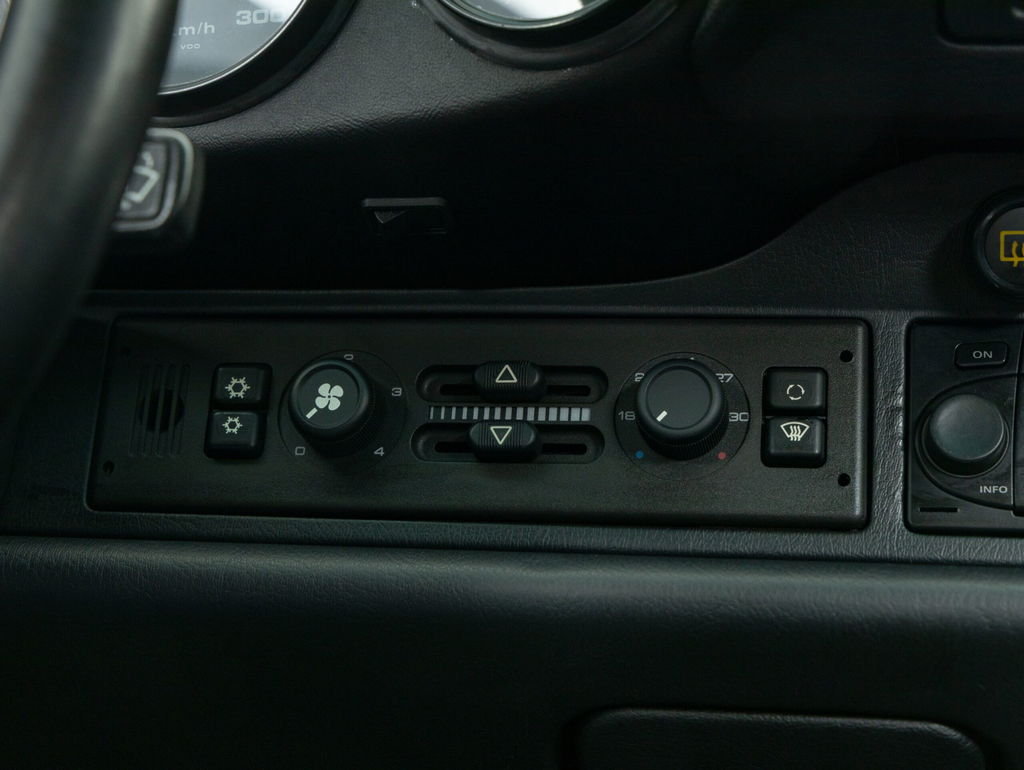 Porsche 964 Carrera 4