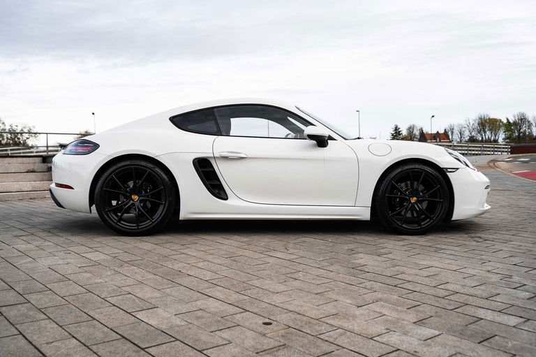 Porsche 718 Cayman