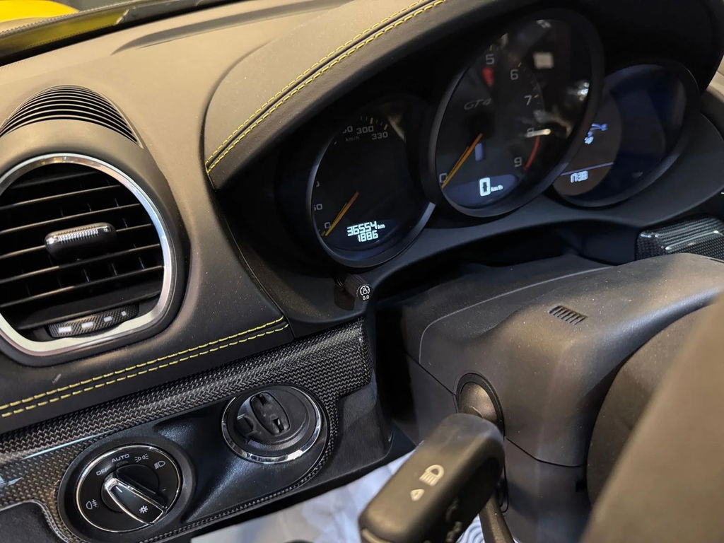 Porsche 718 Cayman GT4