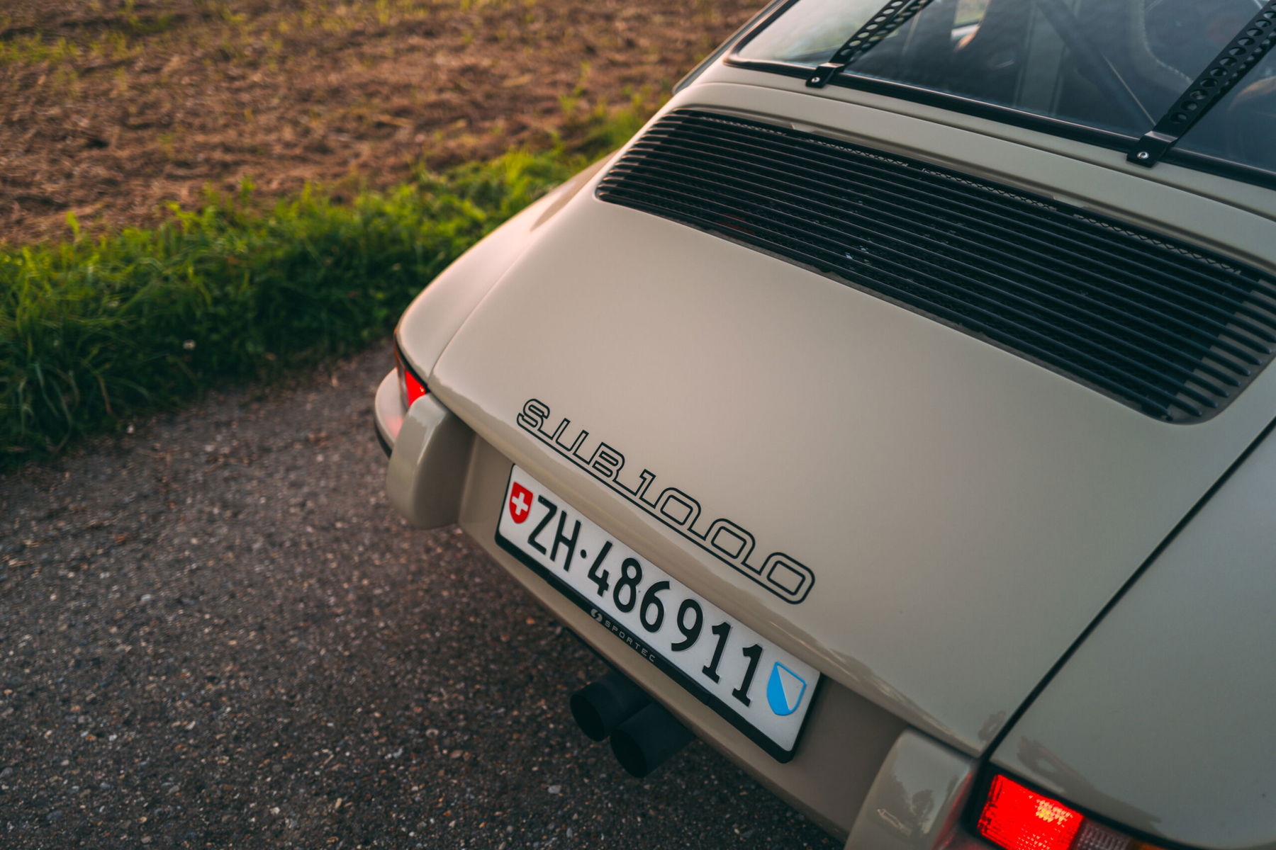 SPORTEC SUB1000 trunk lid