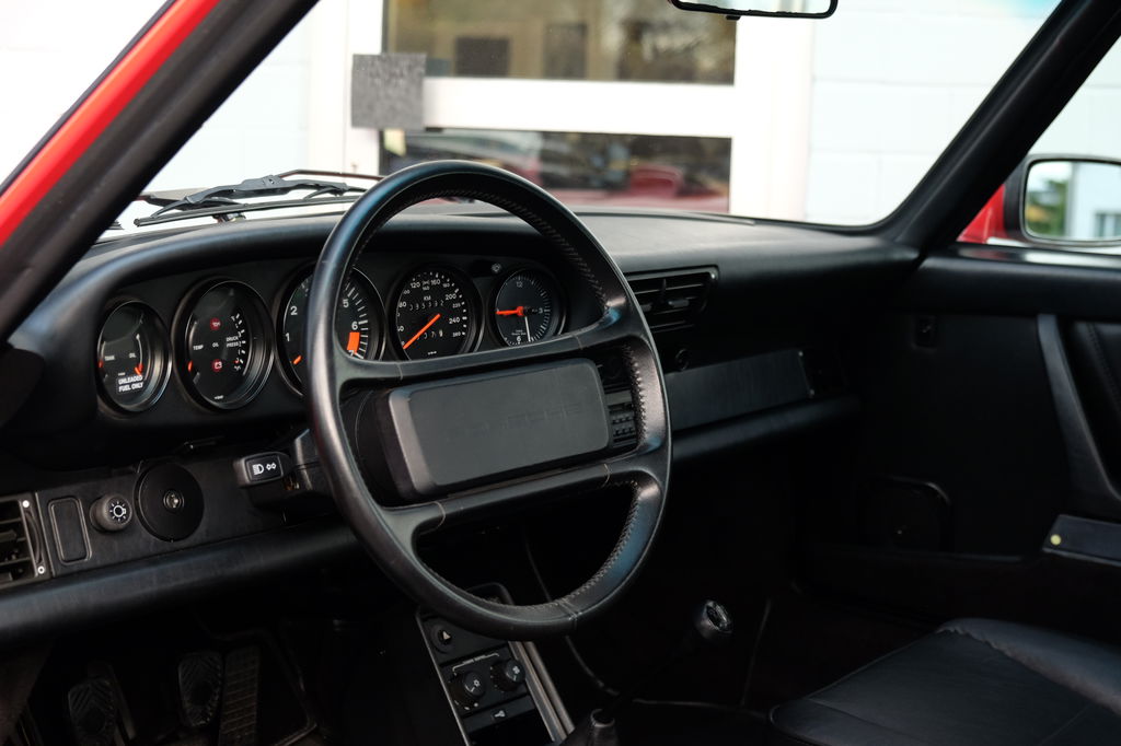 Porsche 911 Carrera 3.2