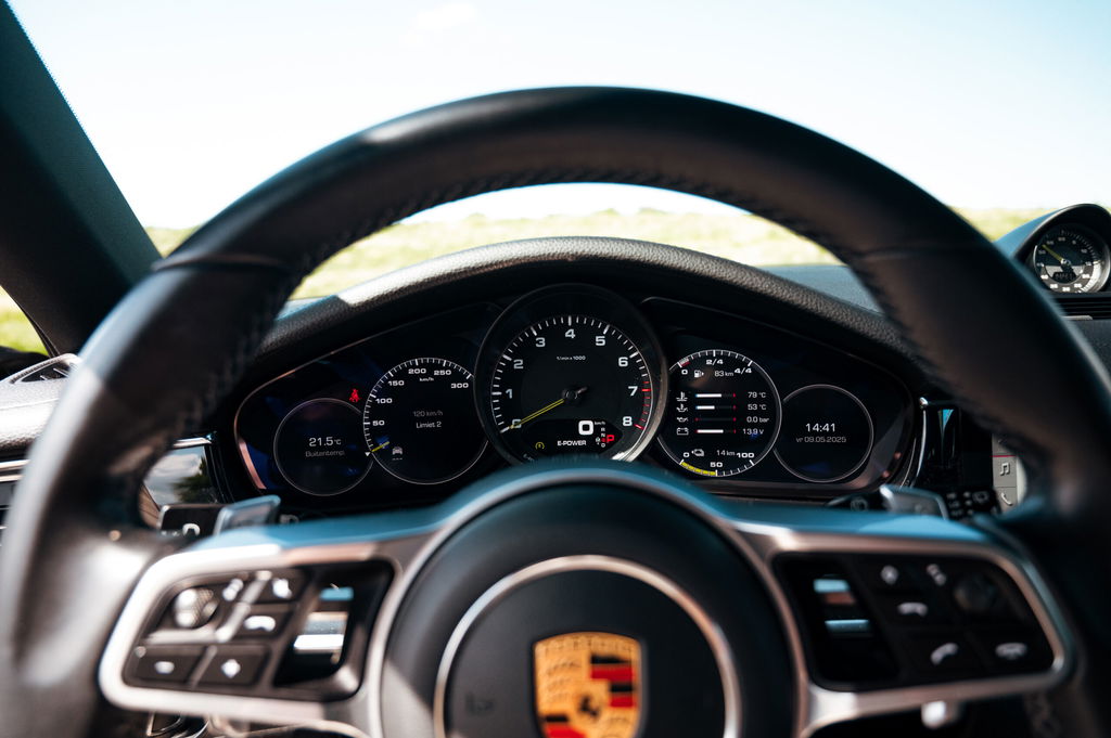 Porsche Panamera 4 E-Hybrid