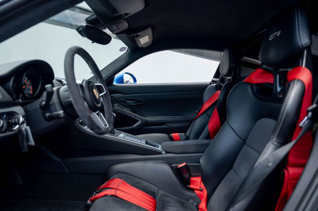 Porsche 981 Cayman GT4