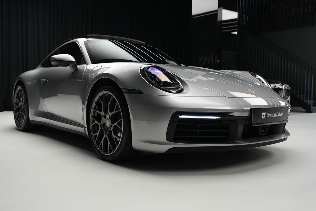 Porsche 992 Carrera
