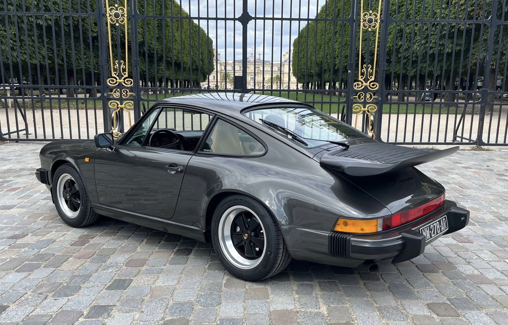 Porsche 911 Carrera 3.2
