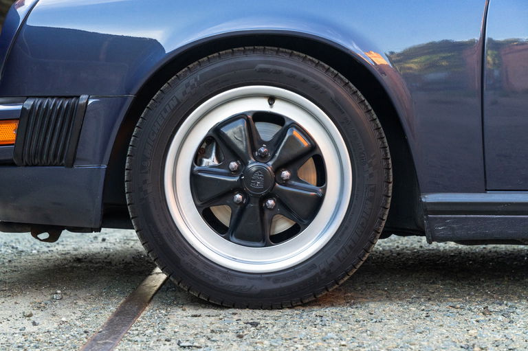 Porsche 911 Carrera 3.2 (US)