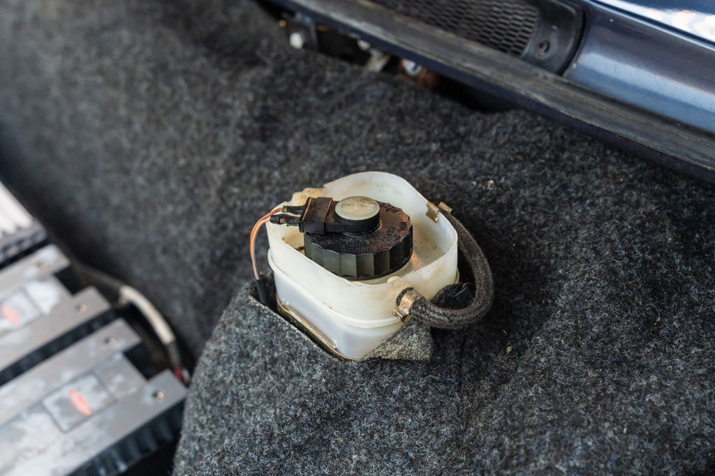 Porsche 911 Carrera 3.2 (US)