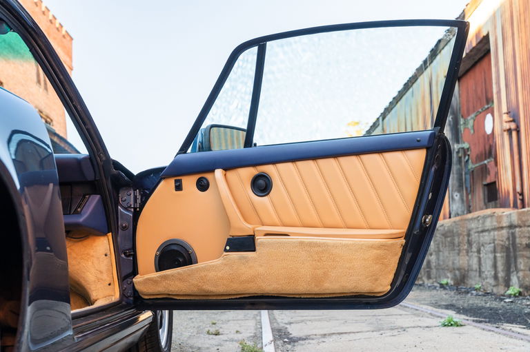 Porsche 911 Carrera 3.2 (US)