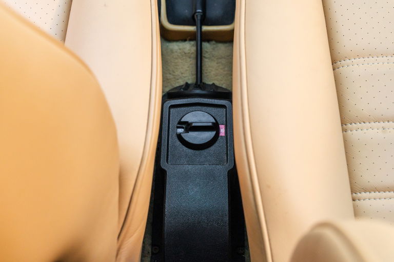 Porsche 911 Carrera 3.2 (US)