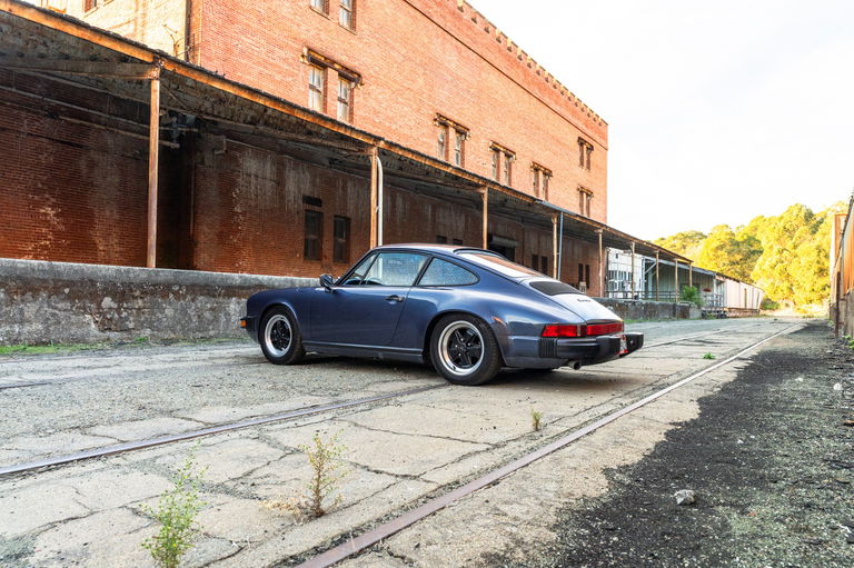 Porsche 911 Carrera 3.2 (US)
